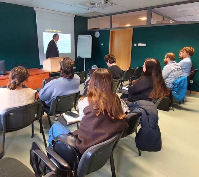 Open Lecture Dr. Lukáš Vomlela