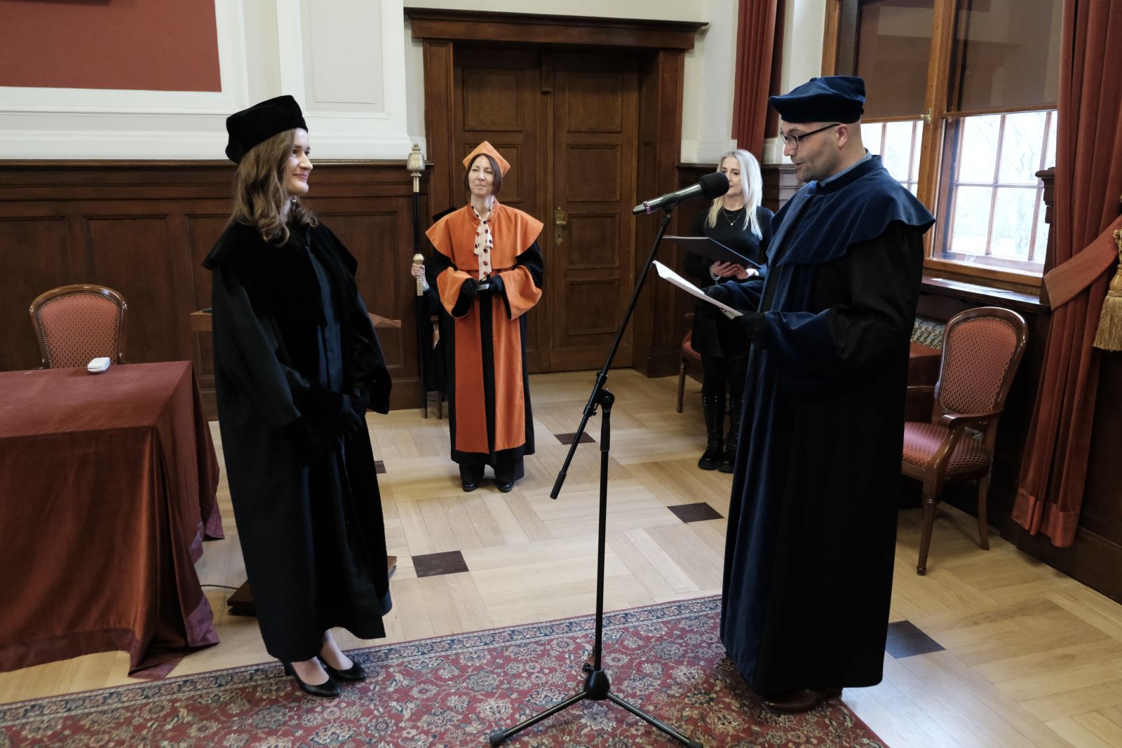 Wręczenie dyplomów doktorom i doktorom habilitowanym