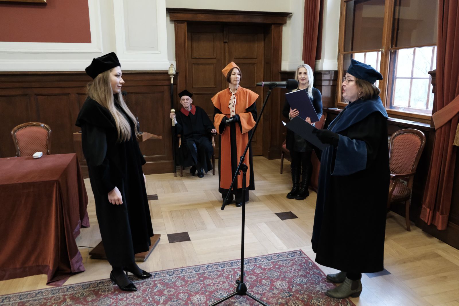 Wręczenie dyplomów doktorom i doktorom habilitowanym