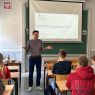 Dr Jakub Jakubowski  spotkanie z młodzieżą w II LO w Poznaniu