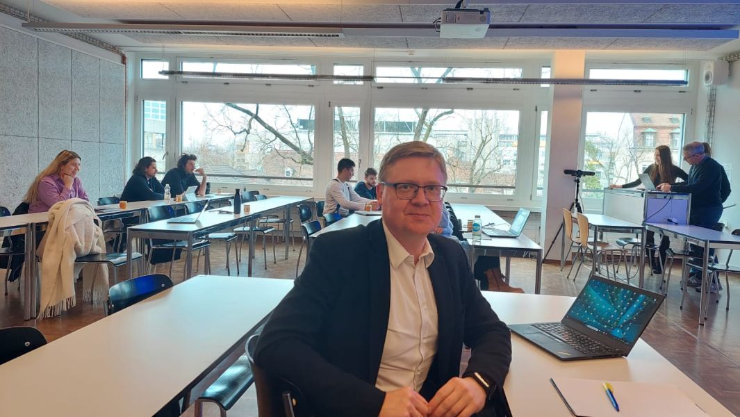 Prof. Jarosław Jańczak at the University of Basel