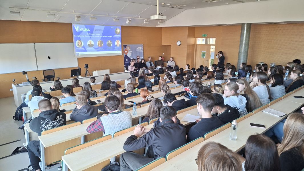 Debate with NGO Representatives 