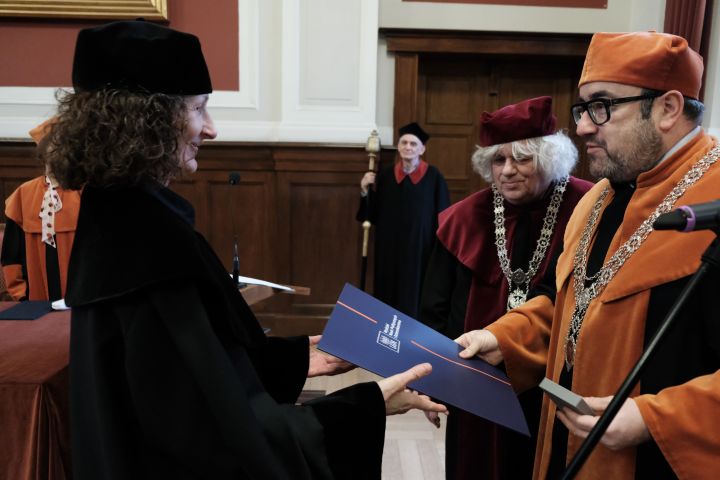 Wręczenie dyplomów doktorom i doktorom habilitowanym