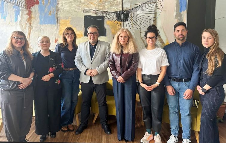 Seminarium naukowe dotyczące narzędzi sztucznej inteligencji i kreatywności multimedialnej 