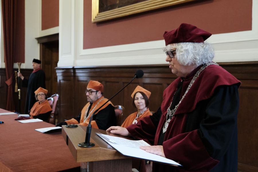 Wręczenie dyplomów doktorom i doktorom habilitowanym