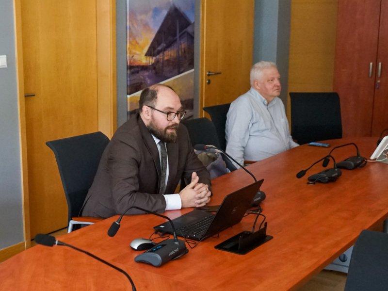 Spotkanie z dr. Michałem P. Sadłowskim na WNPiD UAM