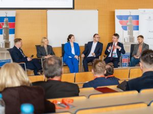 Konferencja pt. „Czy Poznań potrzebuje drugiej PeWuKi?”