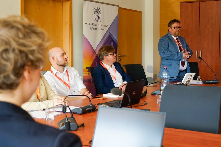 International Relations in the Age of the Neoliberal Decline