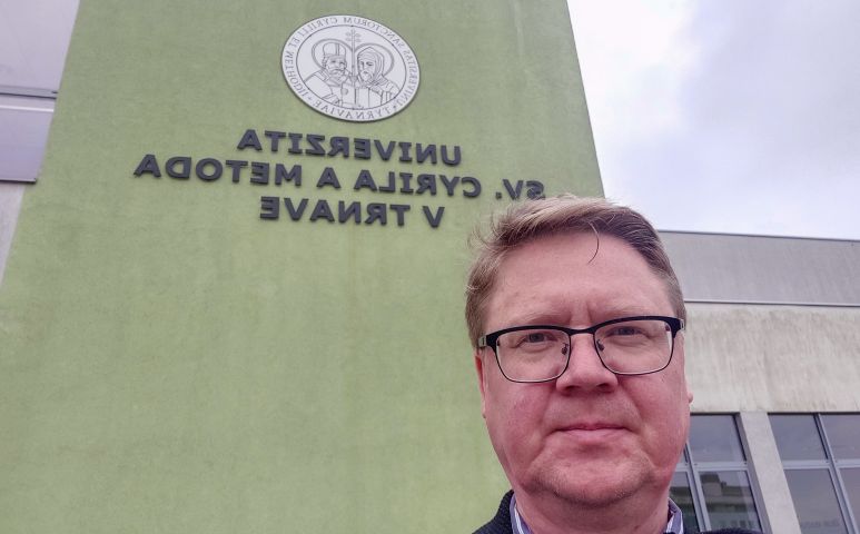 Wizyta Prof. Jarosława Jańczaka na Uniwersytecie w Trnawie