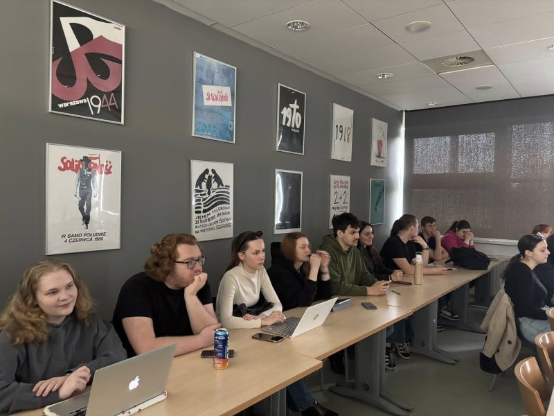 Konferencja pt. Alternatywne wyjaśnienia współczesnego świata - od spekulacji po teorie kwantowe [relacja]