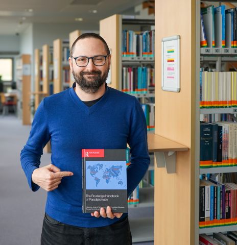 dr Igor Ksenicz The Routledge Handbook of Paradiplomacy